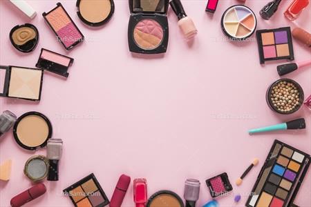 تصویر با کیفیت لوازم آرایشی روی پس زمینه